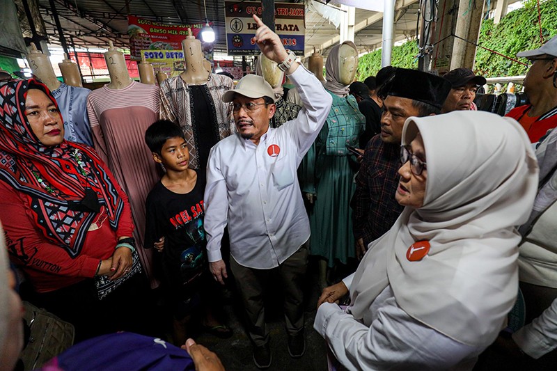 Suswono Blusukan Temui Pedagang Pasar Jatibaru Tanah Abang - Bagian 2