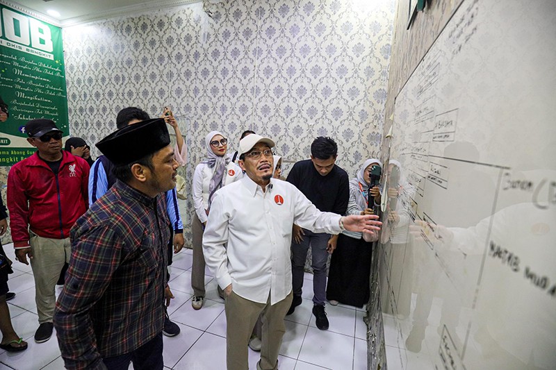 Suswono Blusukan Temui Pedagang Pasar Jatibaru Tanah Abang - Bagian 4