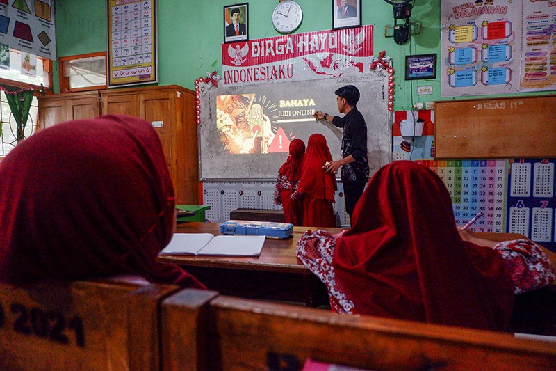Siswa SD Diberikan Edukasi Agar Terhindar dari Jeratan Judi Online - Bagian 3