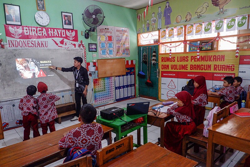 Siswa SD Diberikan Edukasi Agar Terhindar dari Jeratan Judi Online - Bagian 1