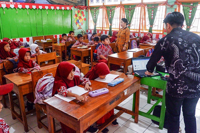 Siswa SD Diberikan Edukasi Agar Terhindar dari Jeratan Judi Online - Bagian 4