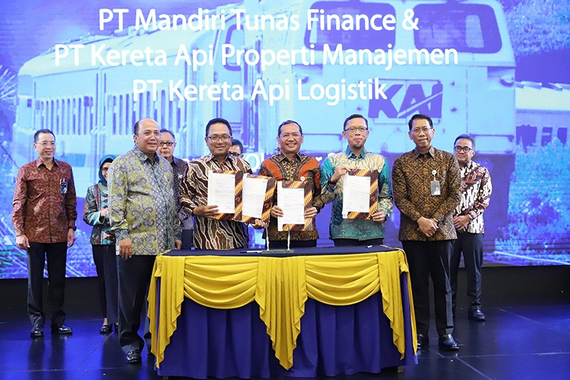 Pengembangan Transformasi Digital Industri Kereta Api Indonesia - Bagian 1