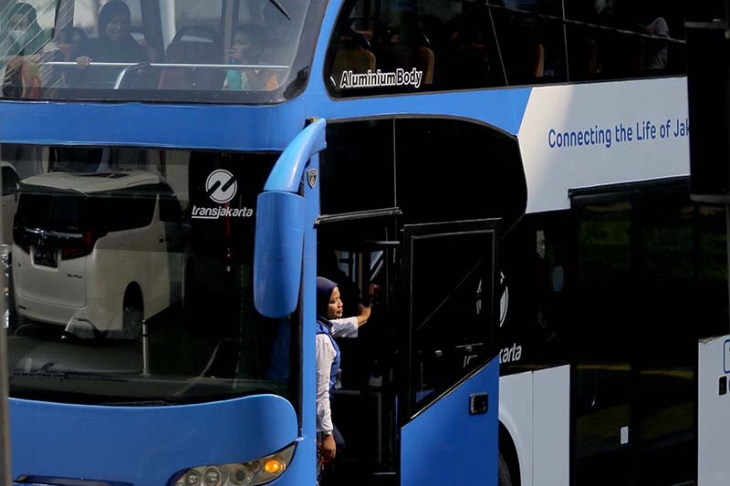 Tarif Transjakarta dan LRT Jakarta Rp1 saat HUT TNI - Bagian 5