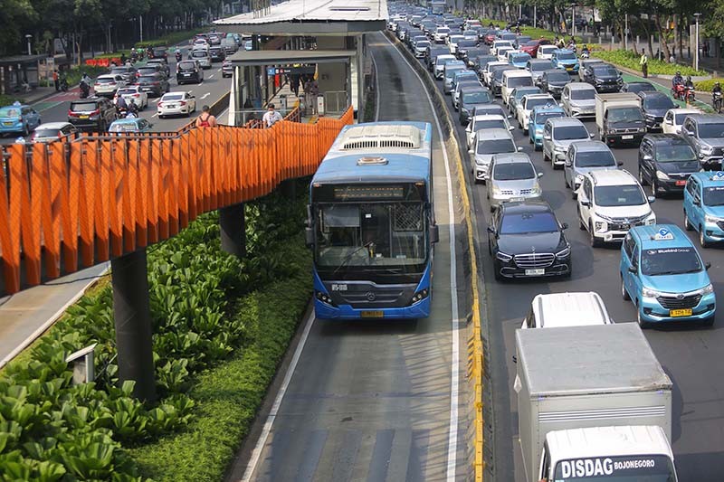 Tarif Transjakarta dan LRT Jakarta Rp1 saat HUT TNI - Bagian 2