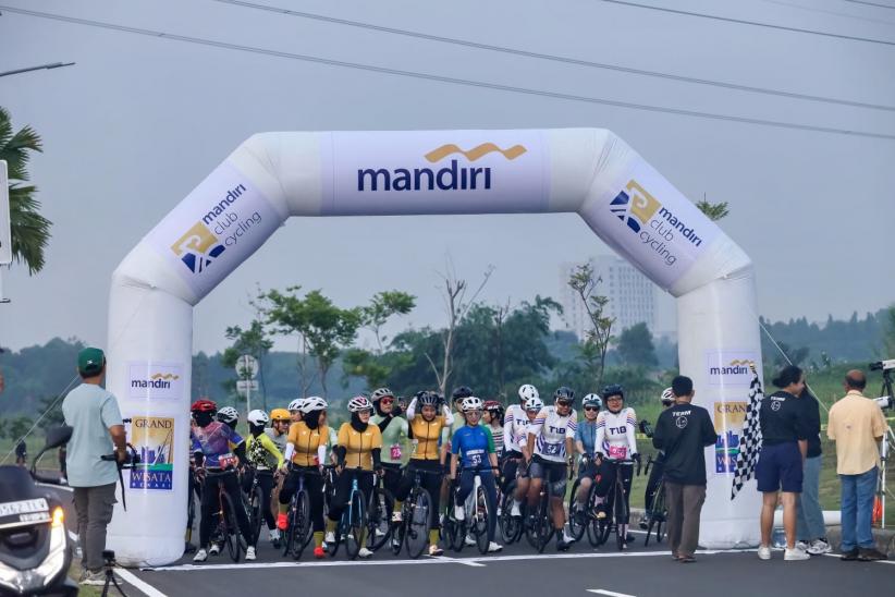 150 Pebalap Sepeda Beradu Cepat di Grand Wisata Bekasi - Bagian 2