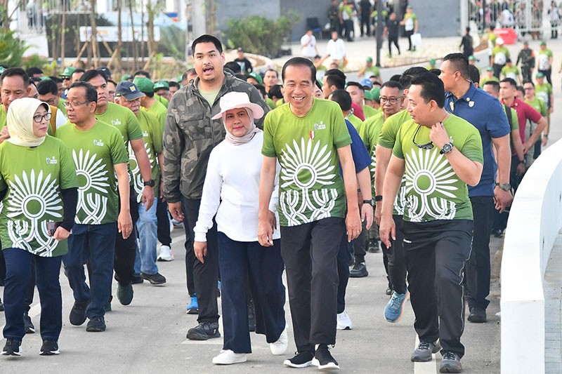 Presiden Jokowi Jalan Sehat bersama Warga Kalimantan di IKN - Bagian 2