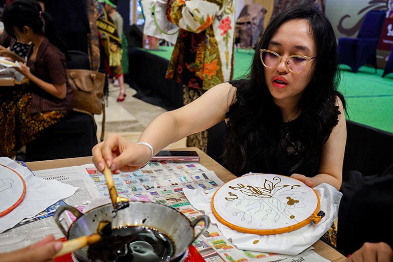 Pesona Eksotik Jawa Tampilkan Batik sebagai Warisan Budaya - Bagian 2