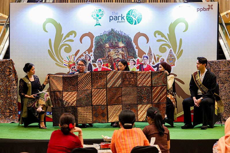 Pesona Eksotik Jawa Tampilkan Batik sebagai Warisan Budaya - Bagian 4