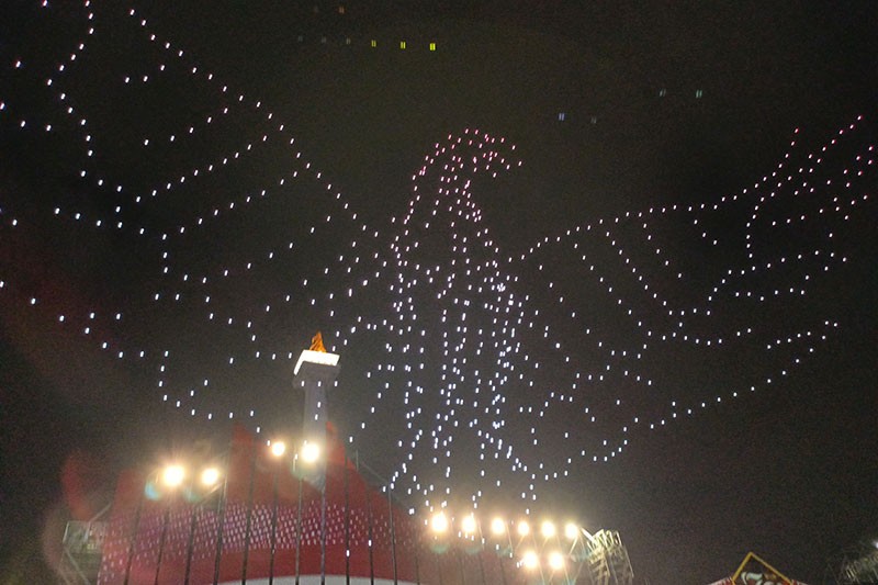 Pertunjukan Drone Hiasi Langit Jakarta - Bagian 3
