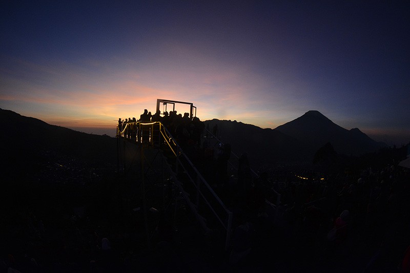 Indahnya Hamparan Lautan Awan dari Pintu Langit Dieng - Bagian 3