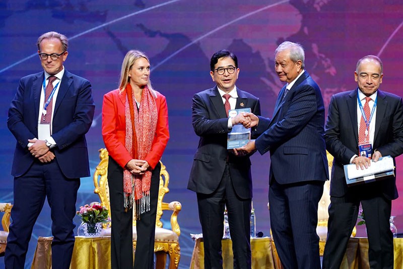 Forum ASEAN Business and Investment Summit - Bagian 3