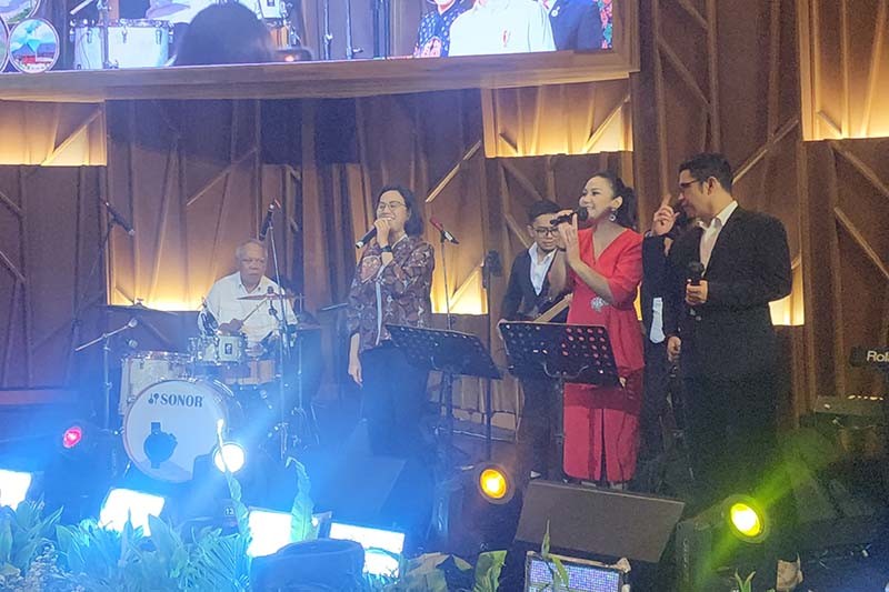 Ekspresi Menteri Basuki dan Sri Mulyani Nyanyi Lagu Menghitung Hari  - Bagian 2