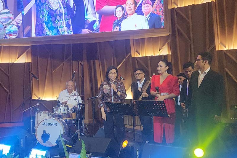 Ekspresi Menteri Basuki dan Sri Mulyani Nyanyi Lagu Menghitung Hari  - Bagian 3