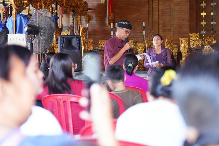Cegah Stunting, Dinas Perikanan Badung Bagikan 150 Paket Olahan Ikan di Seminyak