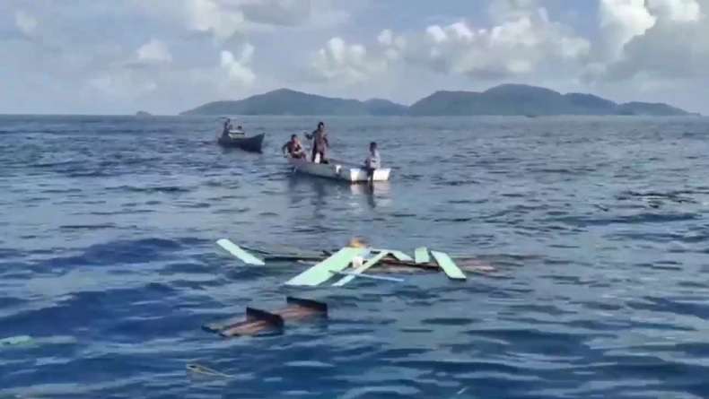 title KM Jaya Lestari X Bawa Belasan Tabung Gas Tabrak Kapal Nelayan di Perairan Kepulauan Anambas KM Jaya Lestari X Bawa Belasan Tabung Gas Tabrak Kapal Nelayan di Perairan Kepulauan Anambas