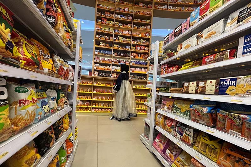12.000 Ramyeon Asal Korsel Ditata Bak Perpustakaan - Bagian 2