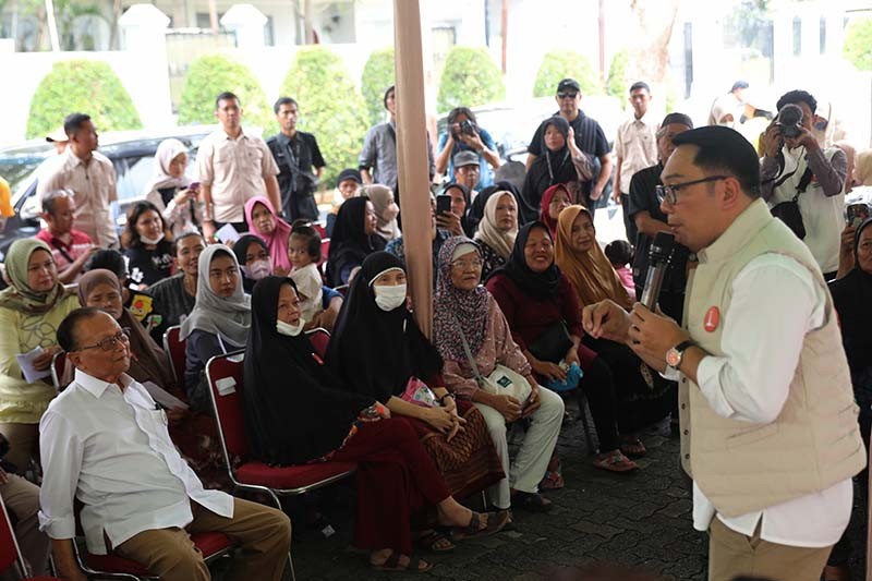 Ridwan Kamil Blusukan, Jajal Layanan Pengobatan Gratis di Kebon Jeruk - Bagian 4