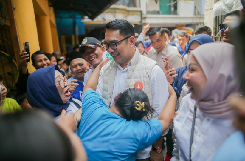 Potret Ridwan Kamil Disambut Hangat Warga Kapuk Jakbar - Bagian 1