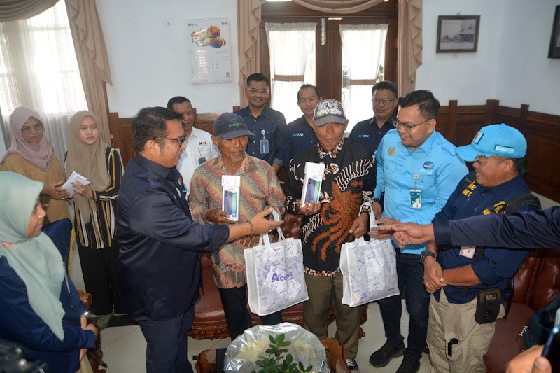 Aksi Heroik Dua Kakek Asal Blora Selamatkan Perjalanan Kereta Api - Bagian 2