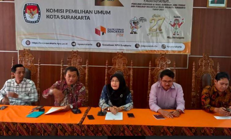 title Ketua KPU Solo Mundur Buntut Laporan Kader PDIP ke DKPP dan Polisi, Kasus Apa? Ketua KPU Solo Mundur Buntut Laporan Kader PDIP ke DKPP dan Polisi, Kasus Apa?