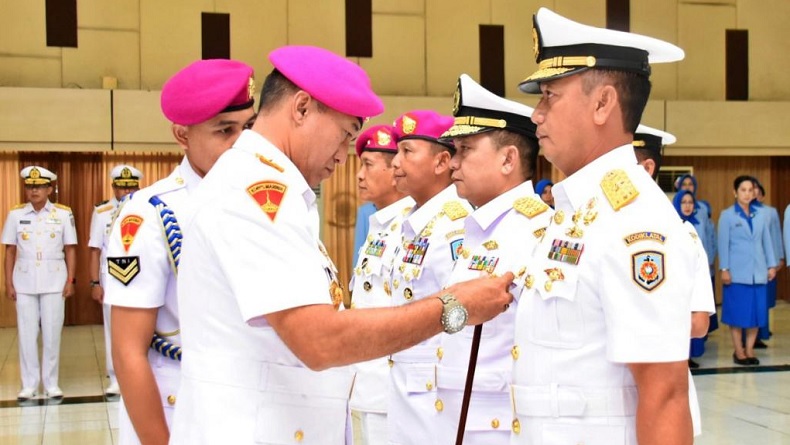 title Rotasi 2 Direktur Kodiklatal, Sertijab Dipimpin Letjen Marinir Nur Alamsyah Rotasi 2 Direktur Kodiklatal, Sertijab Dipimpin Letjen Marinir Nur Alamsyah