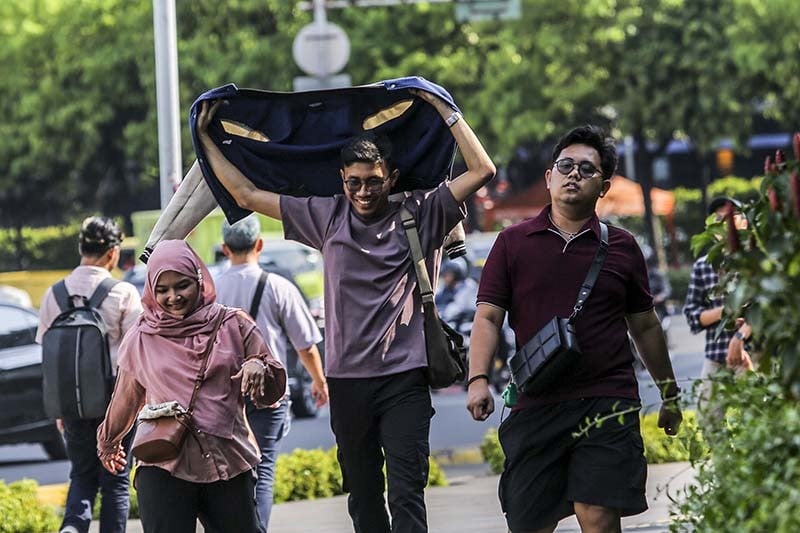 Waspada! Dampak Badai Matahari Ganggu Sinyal GPS hingga Ledakan Trafo Listrik - Bagian 3