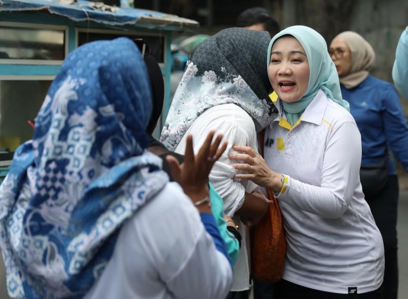 Blusukan ke Pasar Madrasah Jakbar, Atalia Beli Bawang Merah hingga Minum Jamu Kunyit Asam - Bagian 3