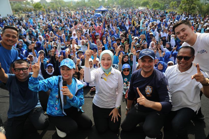 Potret Keceriaan Atalia Praratya bersama Ribuan Warga Jakarta Senam Bareng - Bagian 4