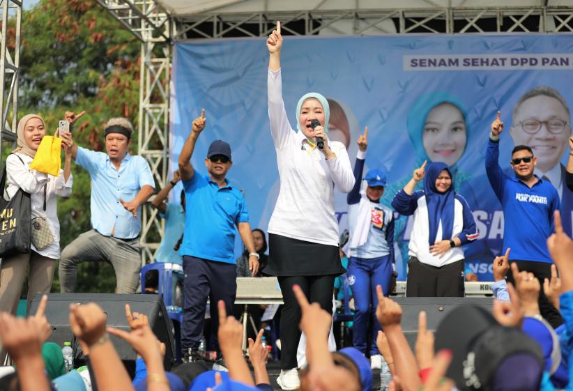 Potret Keceriaan Atalia Praratya bersama Ribuan Warga Jakarta Senam Bareng - Bagian 3