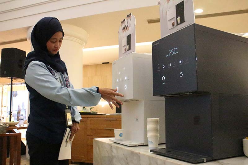 Canggih! Mesin Pemurni Air Ini Dilengkapi Teknologi Terkini Dapat Hasilkan Es Batu - Bagian 5