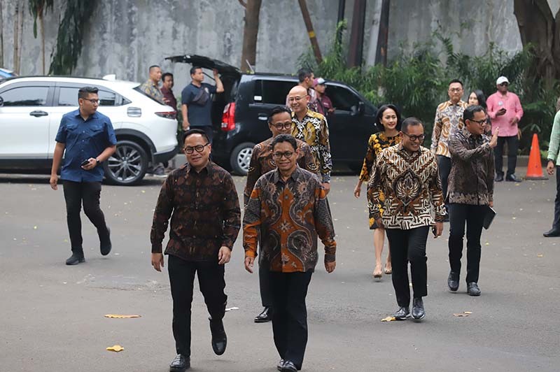 Calon Wakil Menteri Berdatangan ke Kediaman Prabowo, Fahri Hamzah Hadir! - Bagian 4