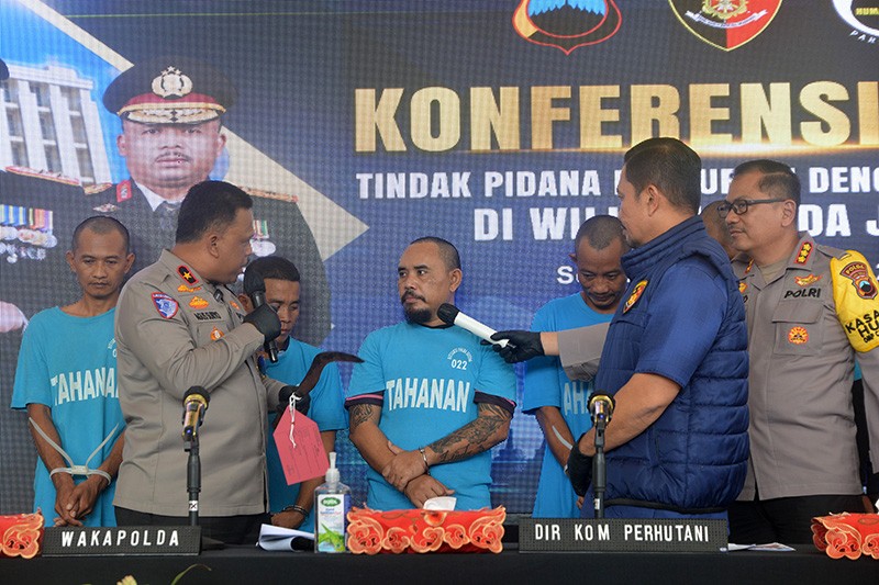 5 Pencuri Kayu yang Lumpuhkan 2 Penjaga Hutan di Pati Ditangkap Polisi - Bagian 1