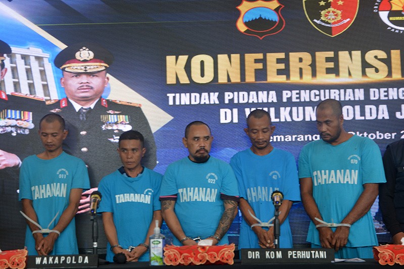 5 Pencuri Kayu yang Lumpuhkan 2 Penjaga Hutan di Pati Ditangkap Polisi - Bagian 4