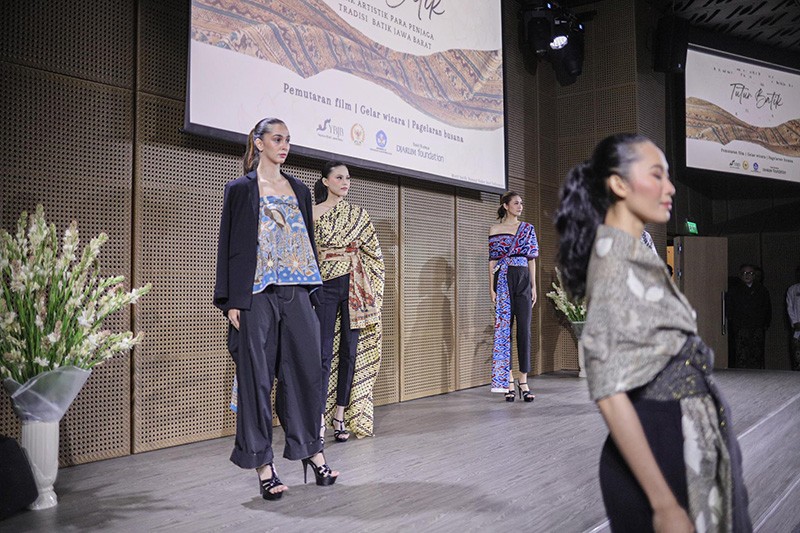Menjaga Kelestarian Batik Jawa Barat - Bagian 3