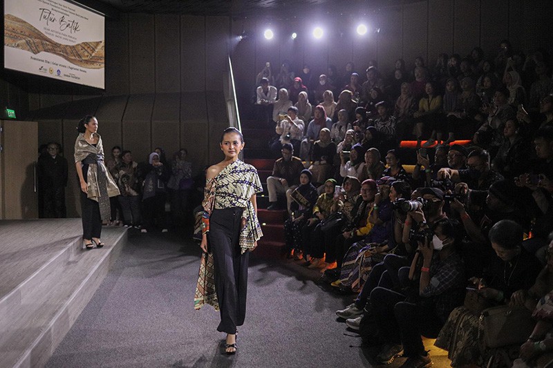 Menjaga Kelestarian Batik Jawa Barat - Bagian 1