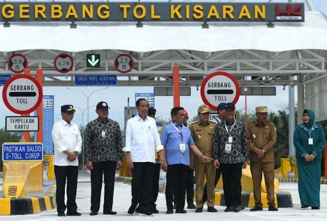 title Diresmikan Jokowi, Tol Indrapura-Kisaran Percepat Distribusi Logistik ke Pelosok Diresmikan Jokowi, Tol Indrapura-Kisaran Percepat Distribusi Logistik ke Pelosok