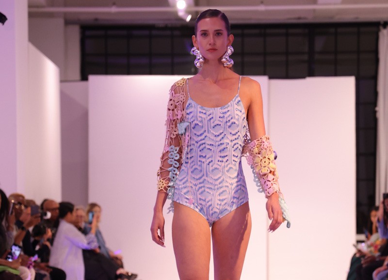 Perhiasan dengan Pesona Bali Tampil di New York Fashion Week - Bagian 2