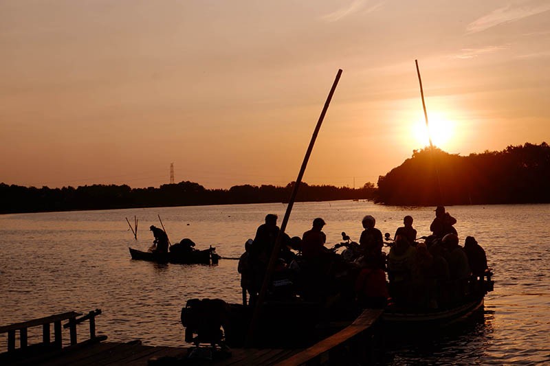 Aktivitas Penyeberangan Pulau Lakkang - Bagian 4