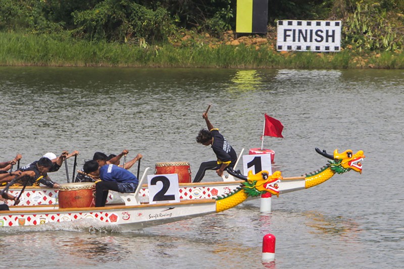 Adu Cepat Perahu Naga Berebut Piala Panglima TNI - Bagian 1