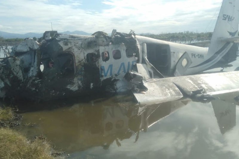 Penampakan Pesawat SAM Air Jatuh di Bandara Bumi Panua Pohuwato, 4 Orang Tewas - Bagian 1