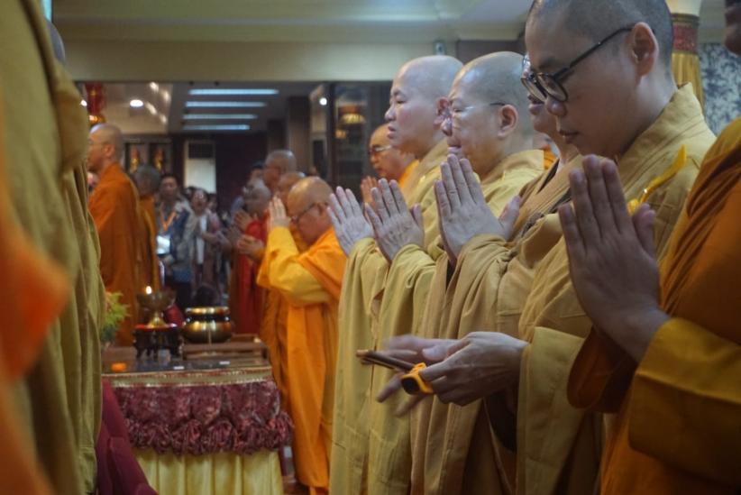 Ribuan Umat Buddha Doakan Pemerintahan Baru saat Perayaan Kathina di Wihara Ekayana Arama - Bagian 3