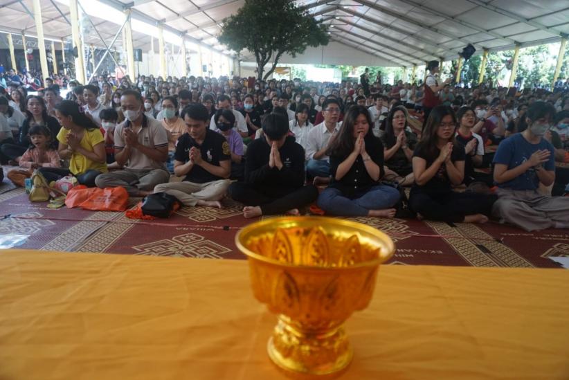 Ribuan Umat Buddha Doakan Pemerintahan Baru saat Perayaan Kathina di Wihara Ekayana Arama - Bagian 7