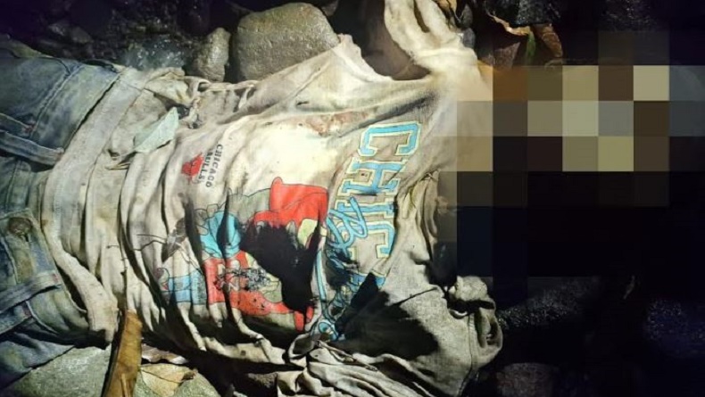 title Ciri-ciri Kerangka Manusia Ditemukan di Gunung Kawi Malang, Pakai Baju Chicago Bulls Ciri-ciri Kerangka Manusia Ditemukan di Gunung Kawi Malang, Pakai Baju Chicago Bulls