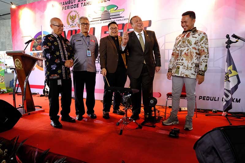 Ratusan UMKM Ikuti Bazar Fest Sambut Anggota DPR Periode 2024-2029 - Bagian 3
