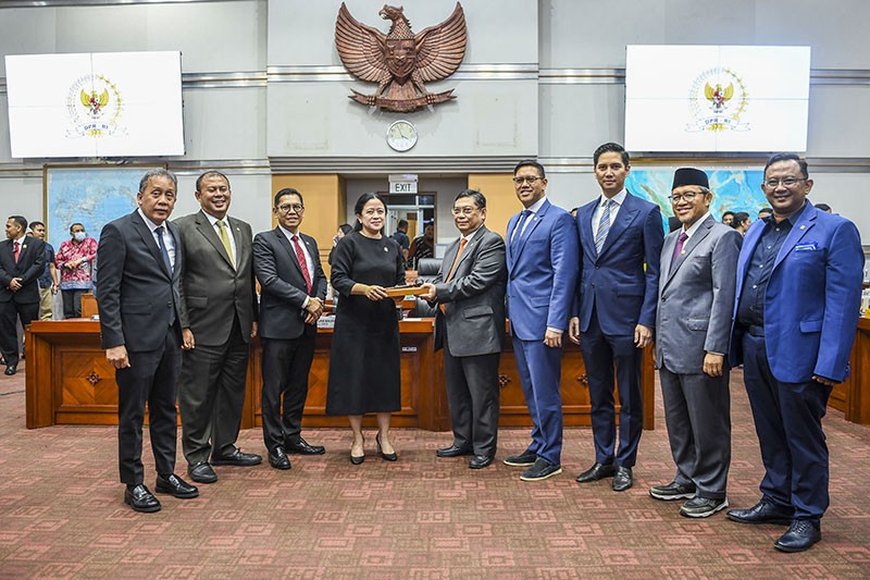 Legenda Catur Indonesia Ditunjuk Jadi Ketua Komisi I DPR - Bagian 1