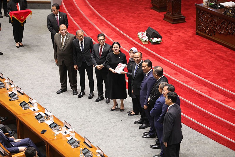 BPK Serahkan Hasil Pemeriksaan Keuangan Semester I 2024 kepada DPR - Bagian 1