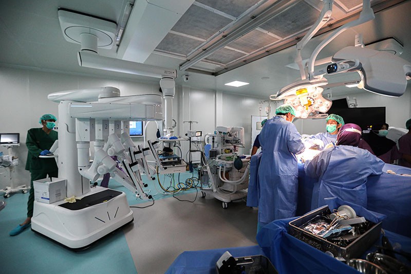 Melihat Dokter RSCM Operasi Pasien dengan Teknologi Robotik - Bagian 1