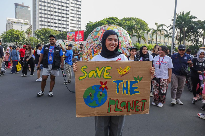 Ular Raksasa Terbuat dari Sampah Plastik - Bagian 4
