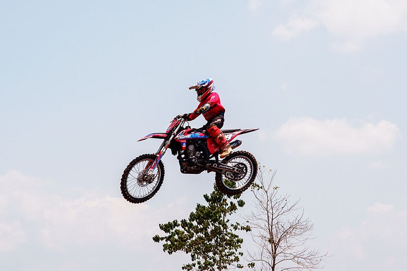 Hiburan Warga Makassar, Nonton Kejurnas Motocross di Sirkuit GOR Sudiang - Bagian 2