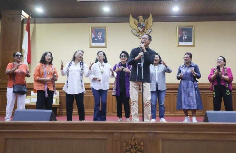 Plt Bupati Badung Suiasa Hadiri Lomba Menyanyi Berkelompok PPI   